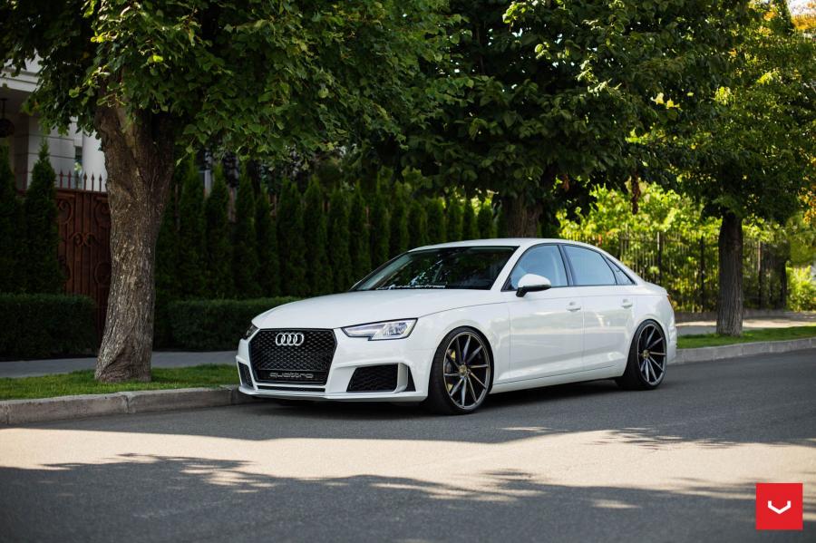  Audi A4 Sedan Quattro on Vossen Wheels (CVT) 2017 года  (фото 1 из 18)